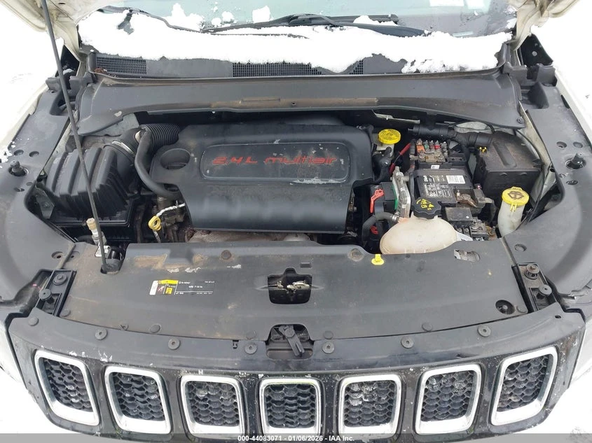 Jeep Compass 2.4L I-4 VVT, 180HP 4X4 Drive, снимка 10 - Автомобили и джипове - 53739403