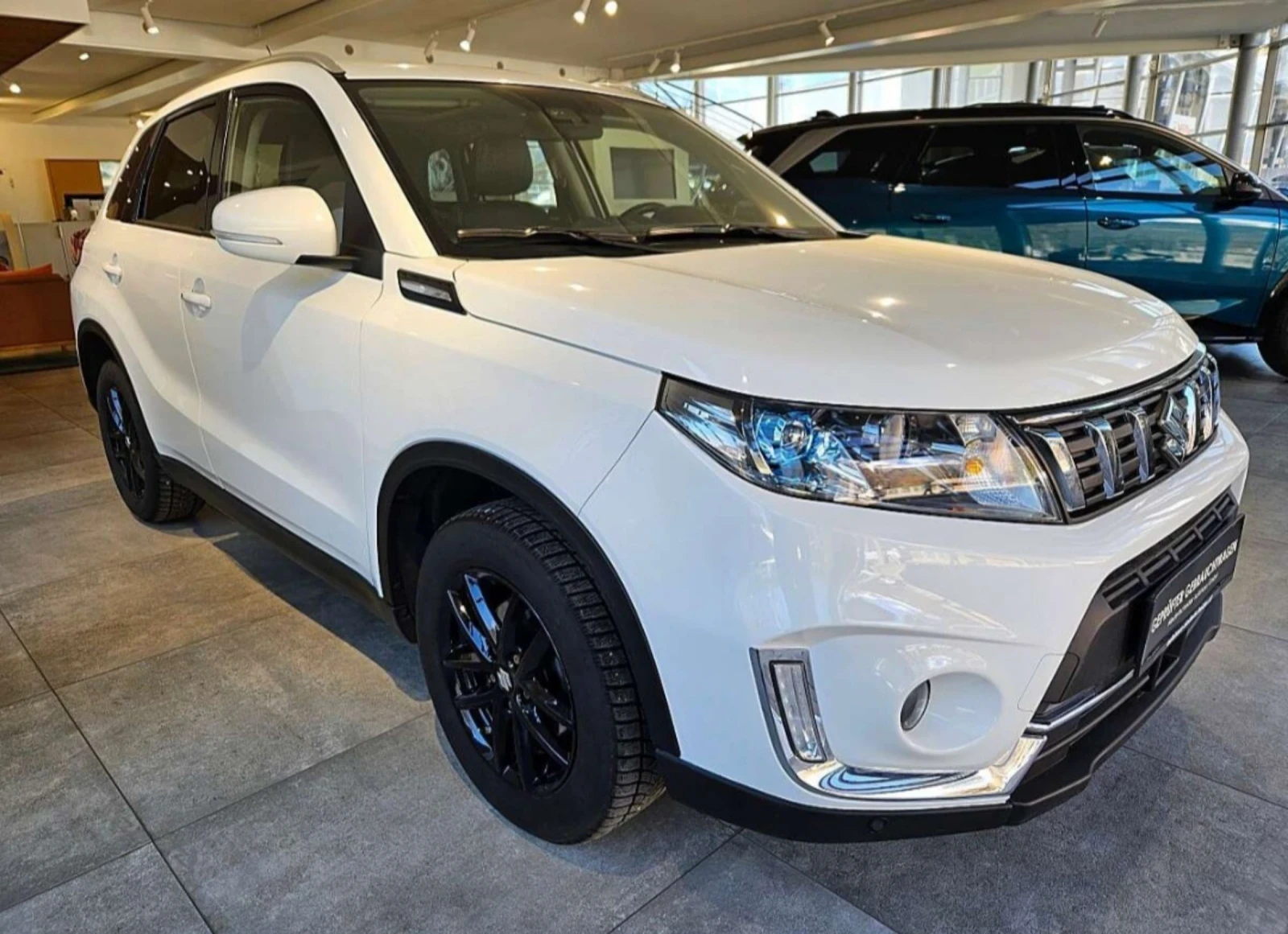 Suzuki Vitara FULL SERVICE IN SUZUKI All GRIP Панорама 4х4 , снимка 3 - Автомобили и джипове - 53759344