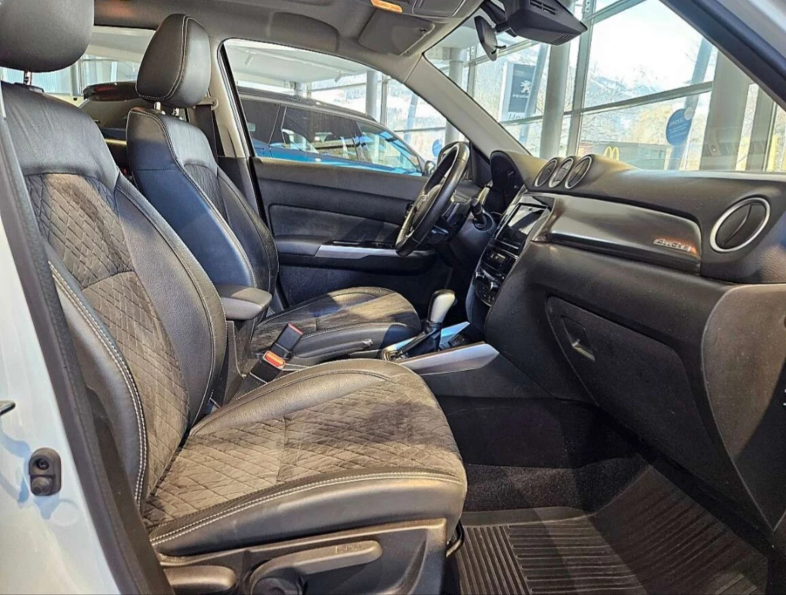 Suzuki Vitara FULL SERVICE IN SUZUKI All GRIP Панорама 4х4 , снимка 10 - Автомобили и джипове - 53759344