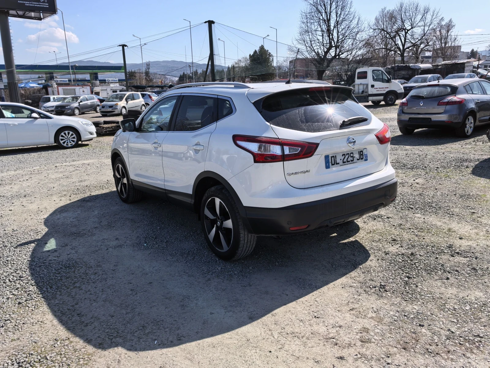 Nissan Qashqai 1.2T Panorama 149х.км!!! Изключителна!!! , снимка 6 - Автомобили и джипове - 53848217