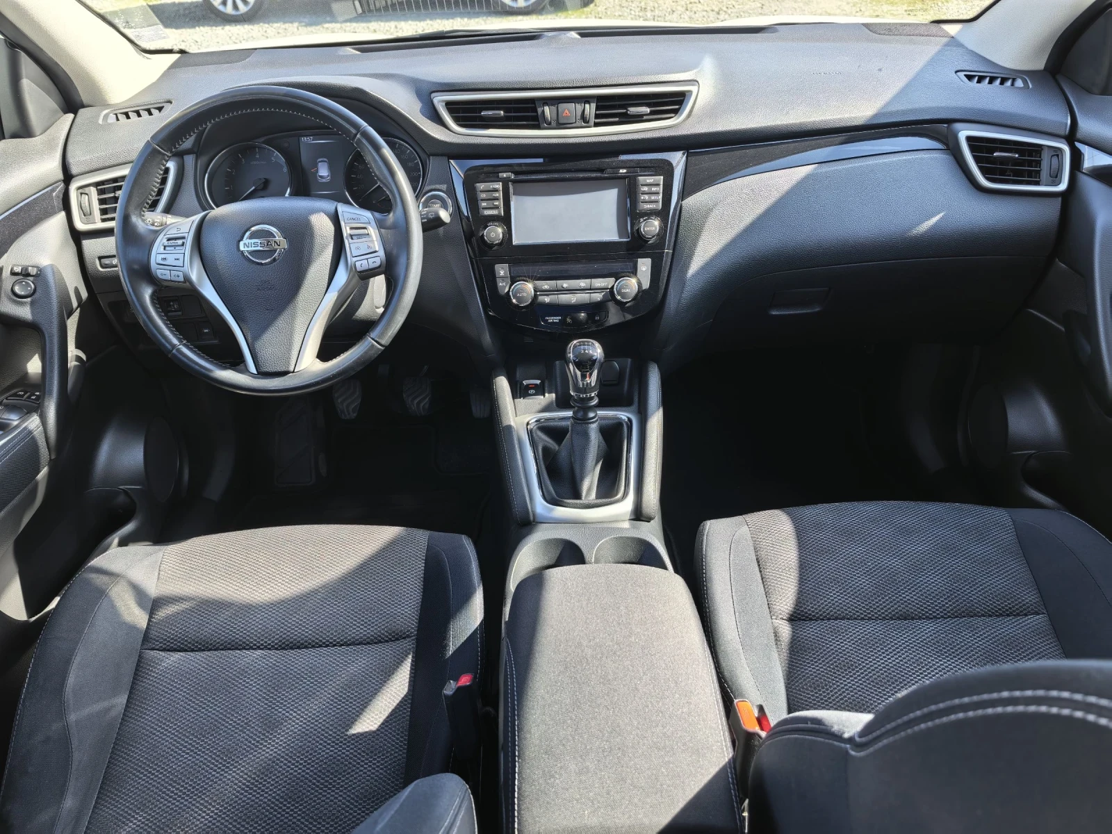 Nissan Qashqai 1.2T Panorama 149х.км!!! Изключителна!!! , снимка 12 - Автомобили и джипове - 53848217