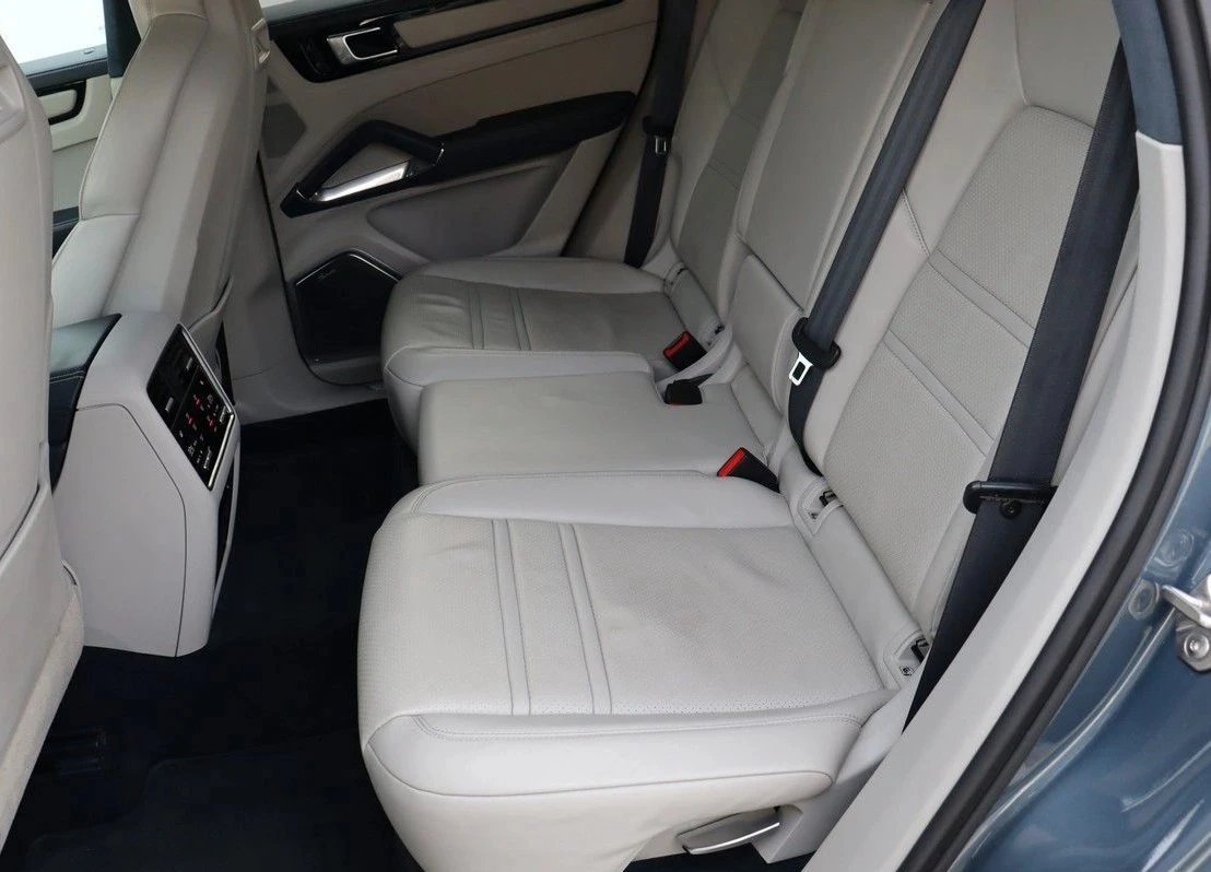 Porsche Cayenne Coupe Turbo S E-Hybrid, снимка 10 - Автомобили и джипове - 53884756