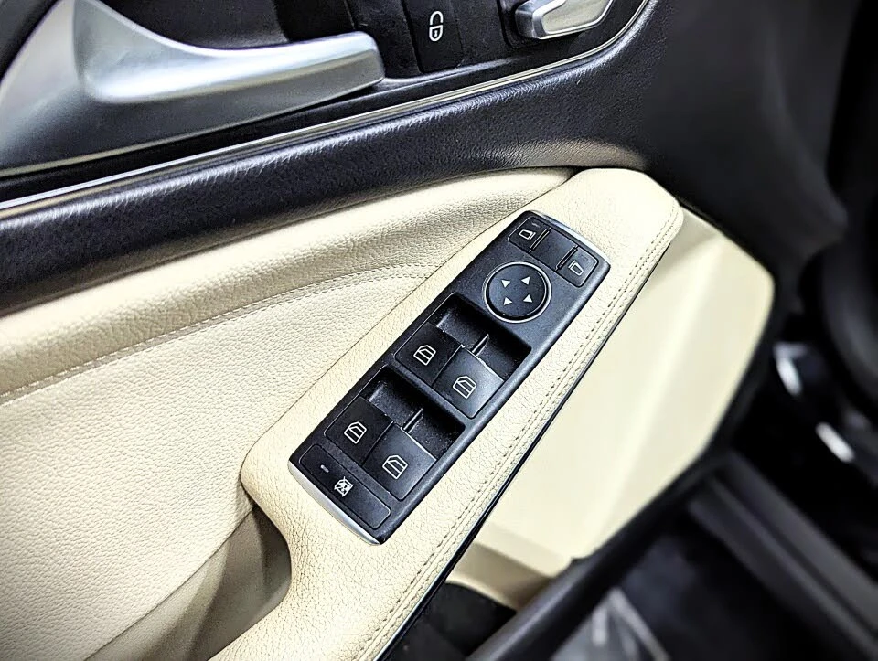 Mercedes-Benz GLA 250 4MATIC* АвтоКредит* (Цена до БГ) , снимка 11 - Автомобили и джипове - 53910835