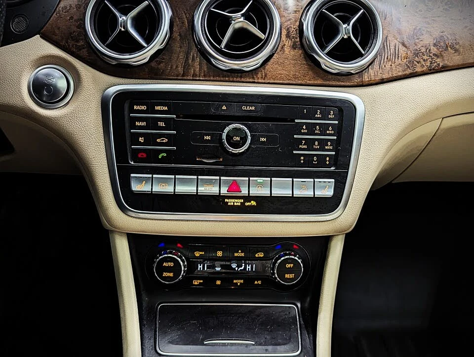 Mercedes-Benz GLA 250 4MATIC* АвтоКредит* (Цена до БГ) , снимка 13 - Автомобили и джипове - 53910835