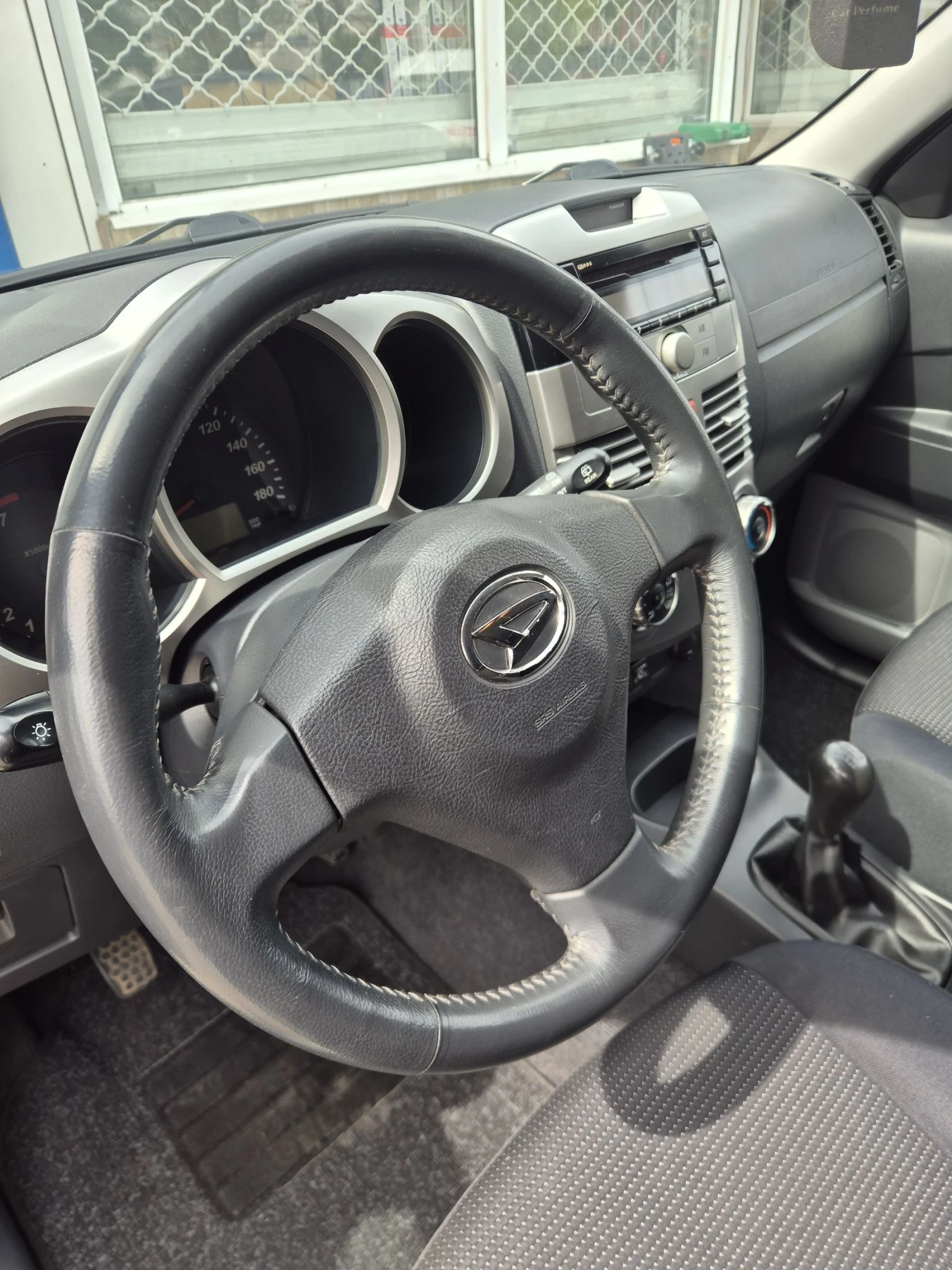 Daihatsu Terios 1.5i-4x4 GPL, снимка 17 - Автомобили и джипове - 54190029