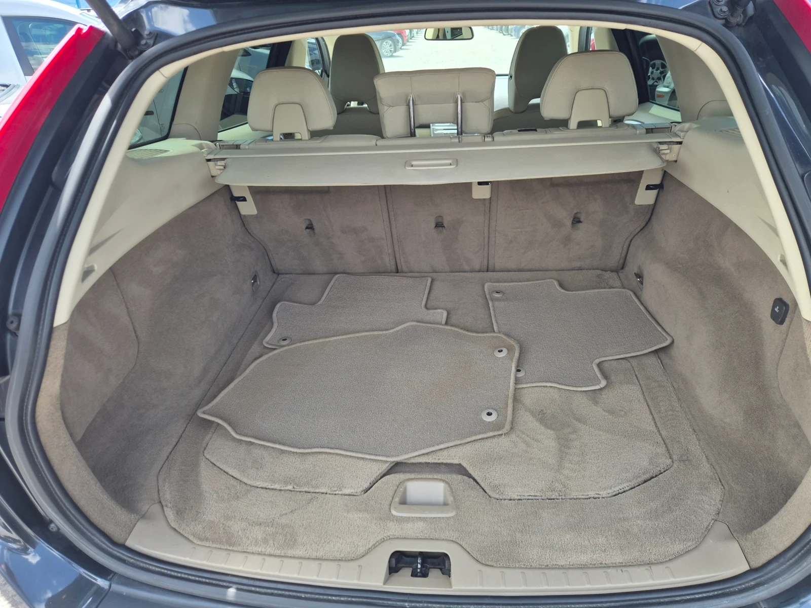 Volvo XC60 2.4 D5/215к.с., снимка 13 - Автомобили и джипове - 54898375