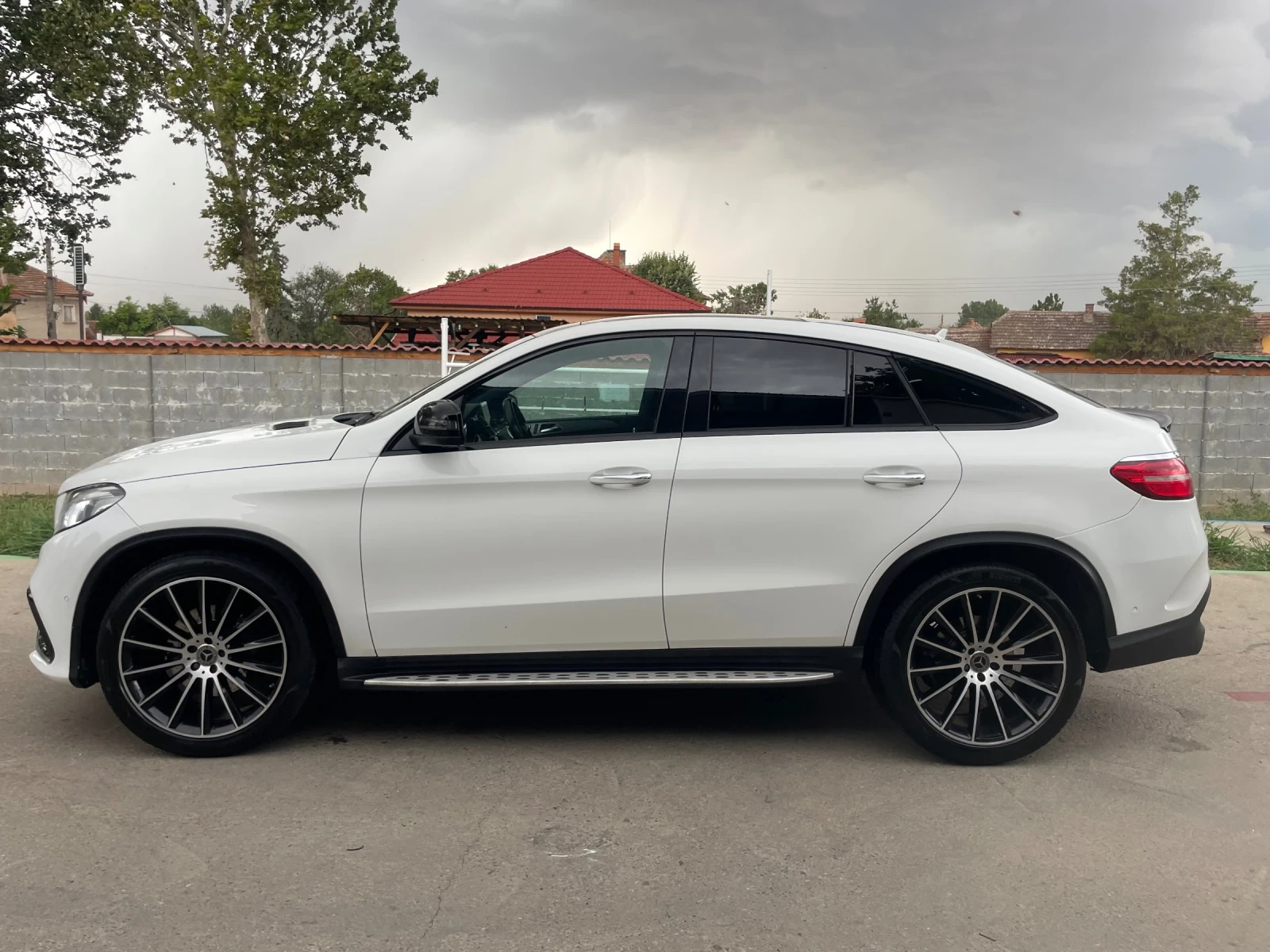 Mercedes-Benz GLE 350 AMG/FULL/TOP, снимка 2 - Автомобили и джипове - 55614855