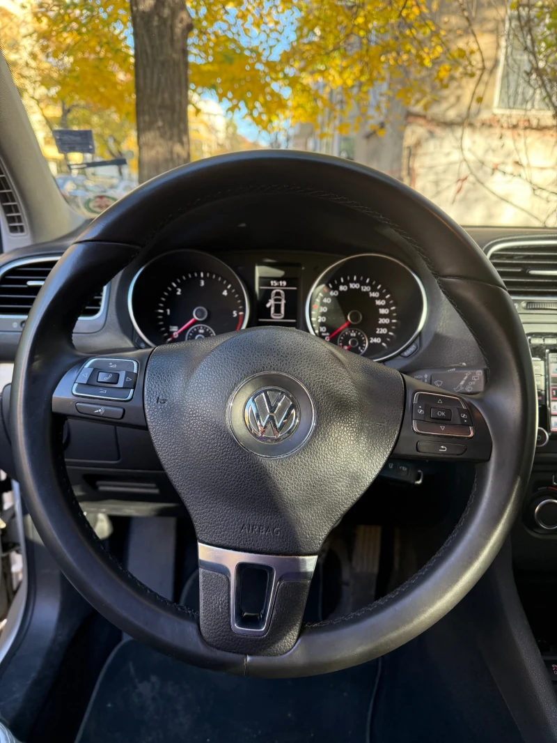 VW Golf, снимка 8 - Автомобили и джипове - 47880003