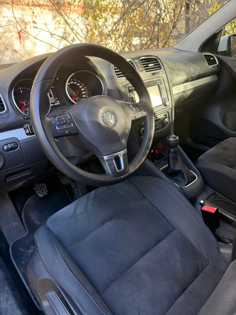 VW Golf, снимка 4 - Автомобили и джипове - 47880003