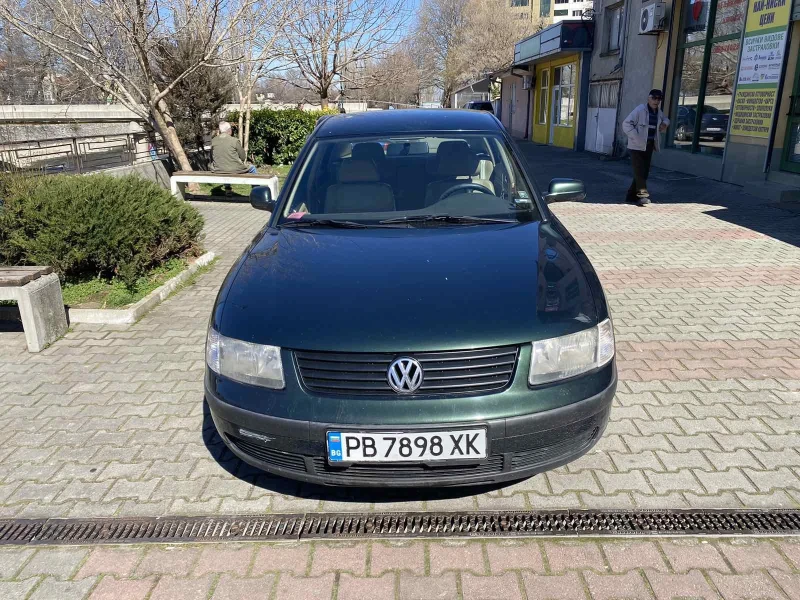 VW Passat, снимка 1 - Автомобили и джипове - 49433382