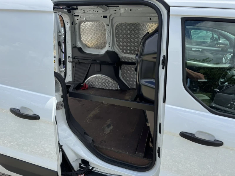 Ford Connect 1.5D 6 скорости 100к.с, снимка 12 - Автомобили и джипове - 52848743