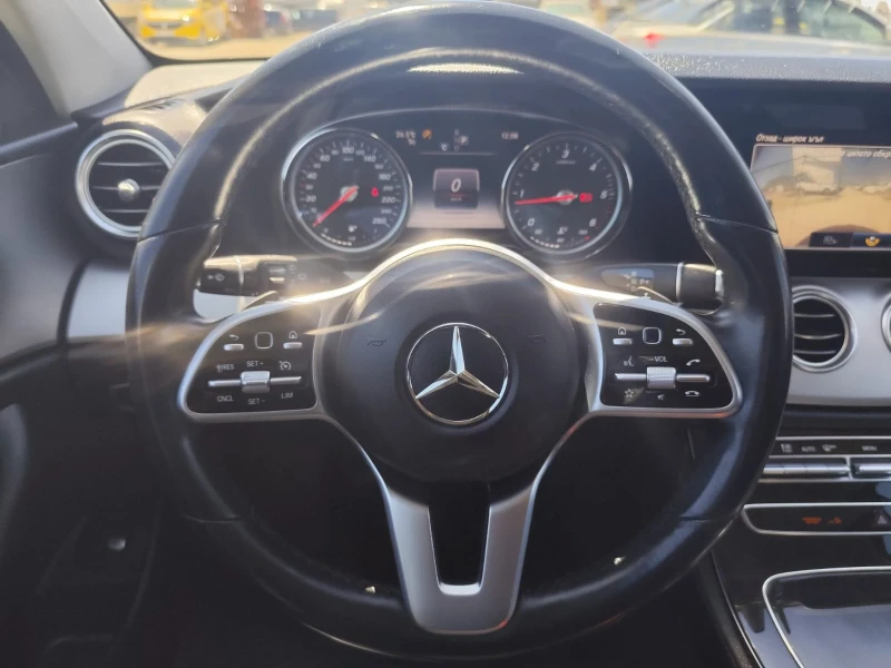 Mercedes-Benz E 220, снимка 12 - Автомобили и джипове - 51387060