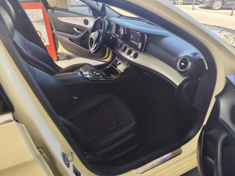 Mercedes-Benz E 220, снимка 8 - Автомобили и джипове - 51387060