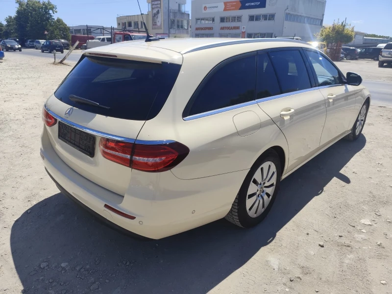 Mercedes-Benz E 220, снимка 5 - Автомобили и джипове - 51387060