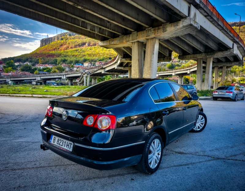 VW Passat = HIGHLINE= NAVI= 6скорости= , снимка 5 - Автомобили и джипове - 52124839