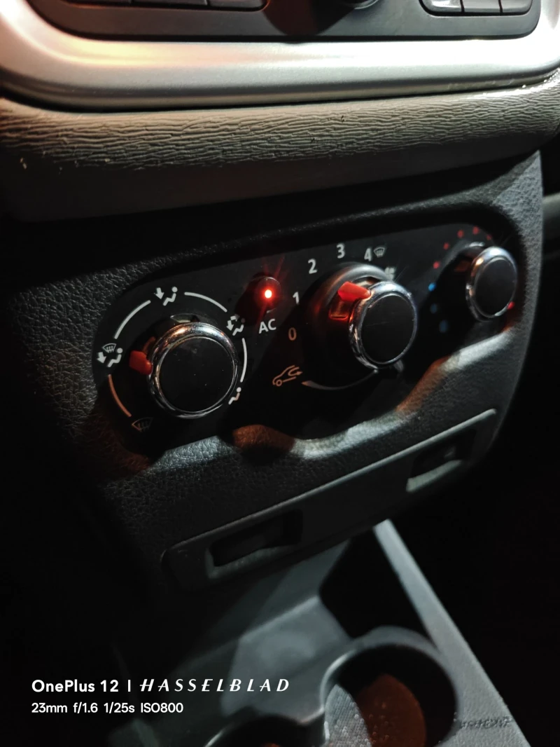 Dacia Dokker 1.5 dCi 90 Klima 1 Собственик , снимка 8 - Автомобили и джипове - 52680936