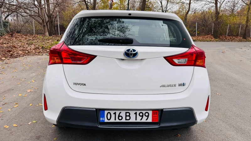 Toyota Auris 1.8 Hybrid, снимка 6 - Автомобили и джипове - 52799330
