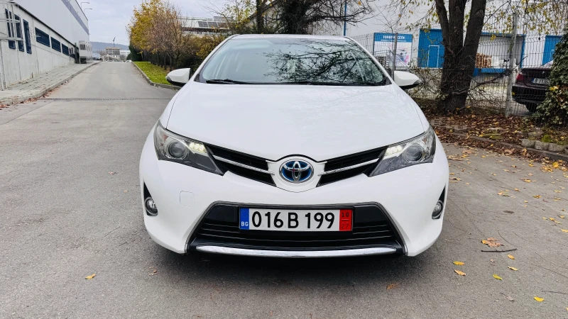 Toyota Auris 1.8 Hybrid, снимка 3 - Автомобили и джипове - 52799330