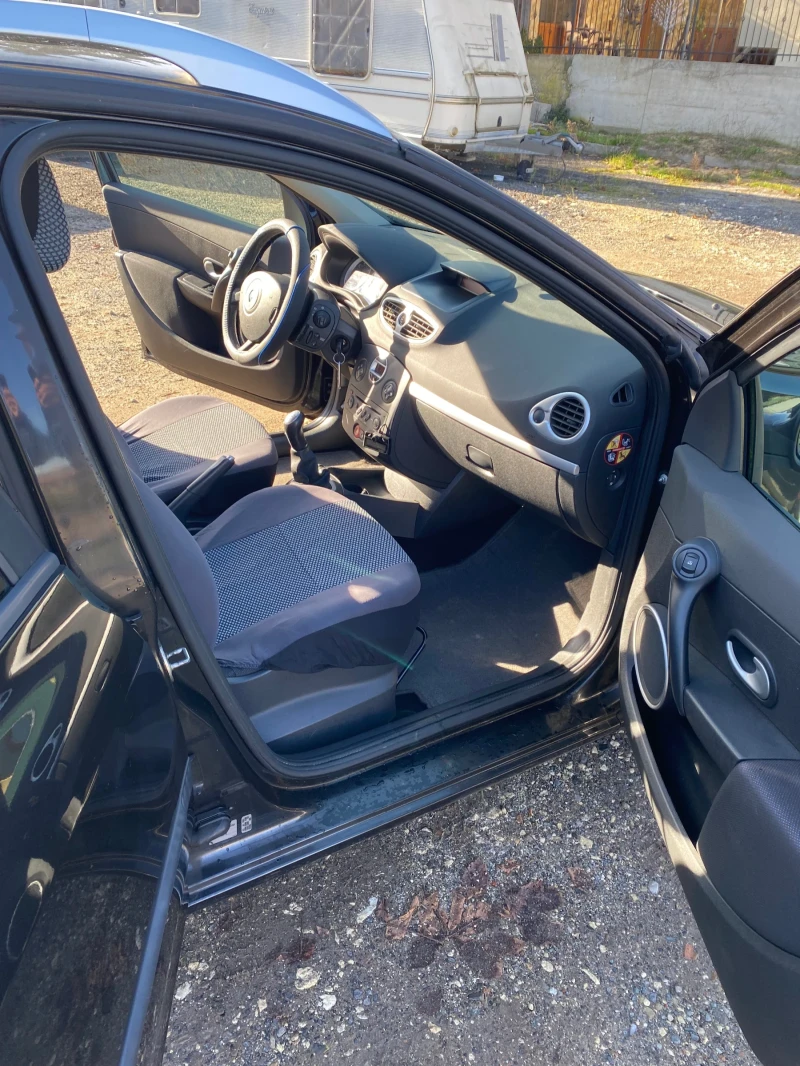 Renault Clio, снимка 5 - Автомобили и джипове - 52851699