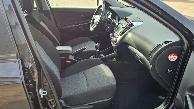 Kia Ceed 1.6 crdi, снимка 8 - Автомобили и джипове - 52886694
