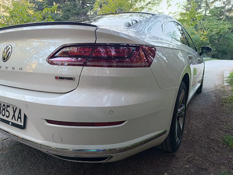 VW Arteon R-line/4M/190к.с./Keyless/Перла, снимка 4 - Автомобили и джипове - 47669789