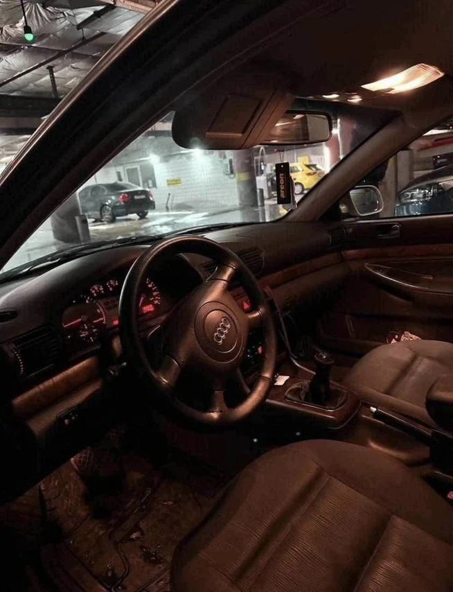 Audi A4 1.9 TDI, снимка 5 - Автомобили и джипове - 52922852