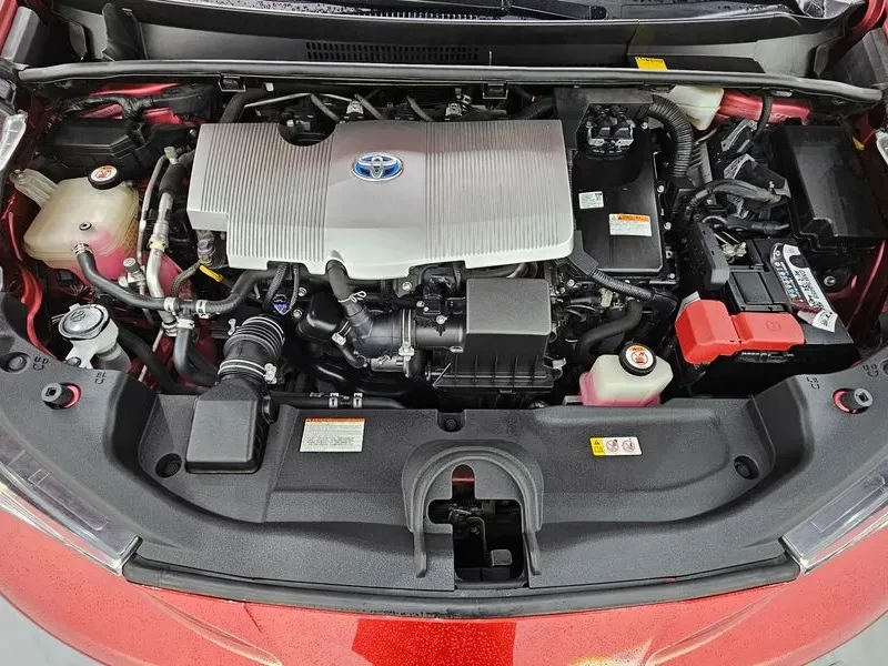 Toyota Prius 4Th Generation 1.8 E, снимка 6 - Автомобили и джипове - 56355000