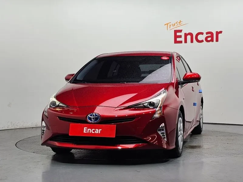 Toyota Prius 4Th Generation 1.8 E, снимка 3 - Автомобили и джипове - 56355000