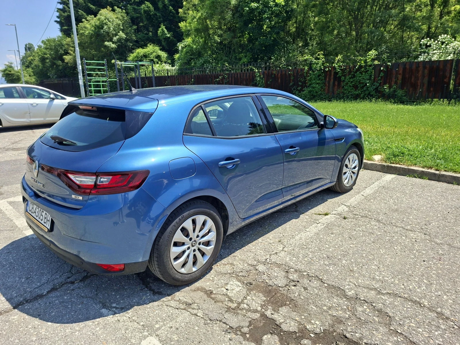 Renault Megane 1.5 dCi 90 к.с. 6ск. LED Start/Stop 6B СЕР.ИСТОРИЯ - изображение 5
