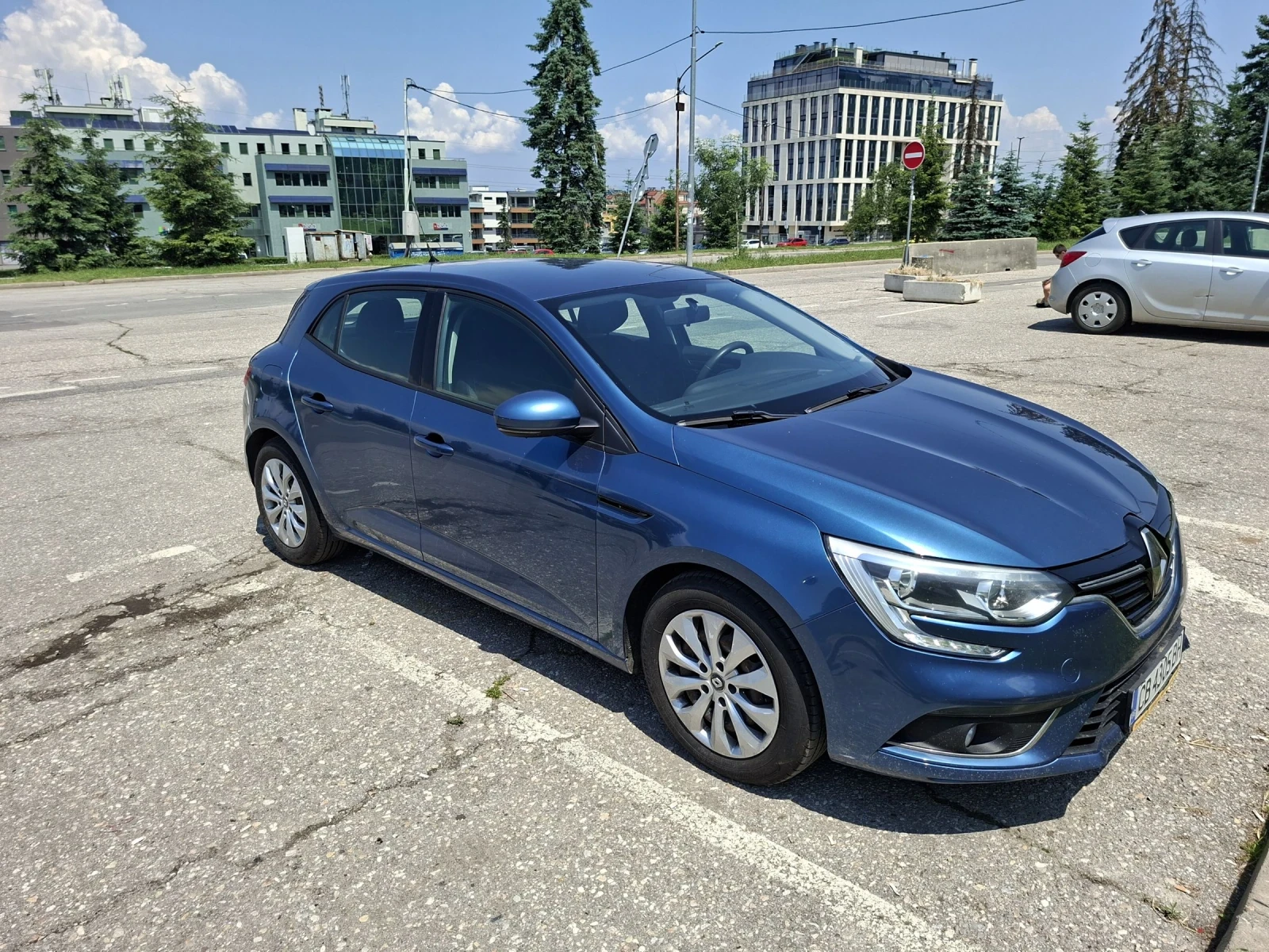 Renault Megane 1.5 dCi 90 к.с. 6ск. LED Start/Stop 6B СЕР.ИСТОРИЯ - изображение 6