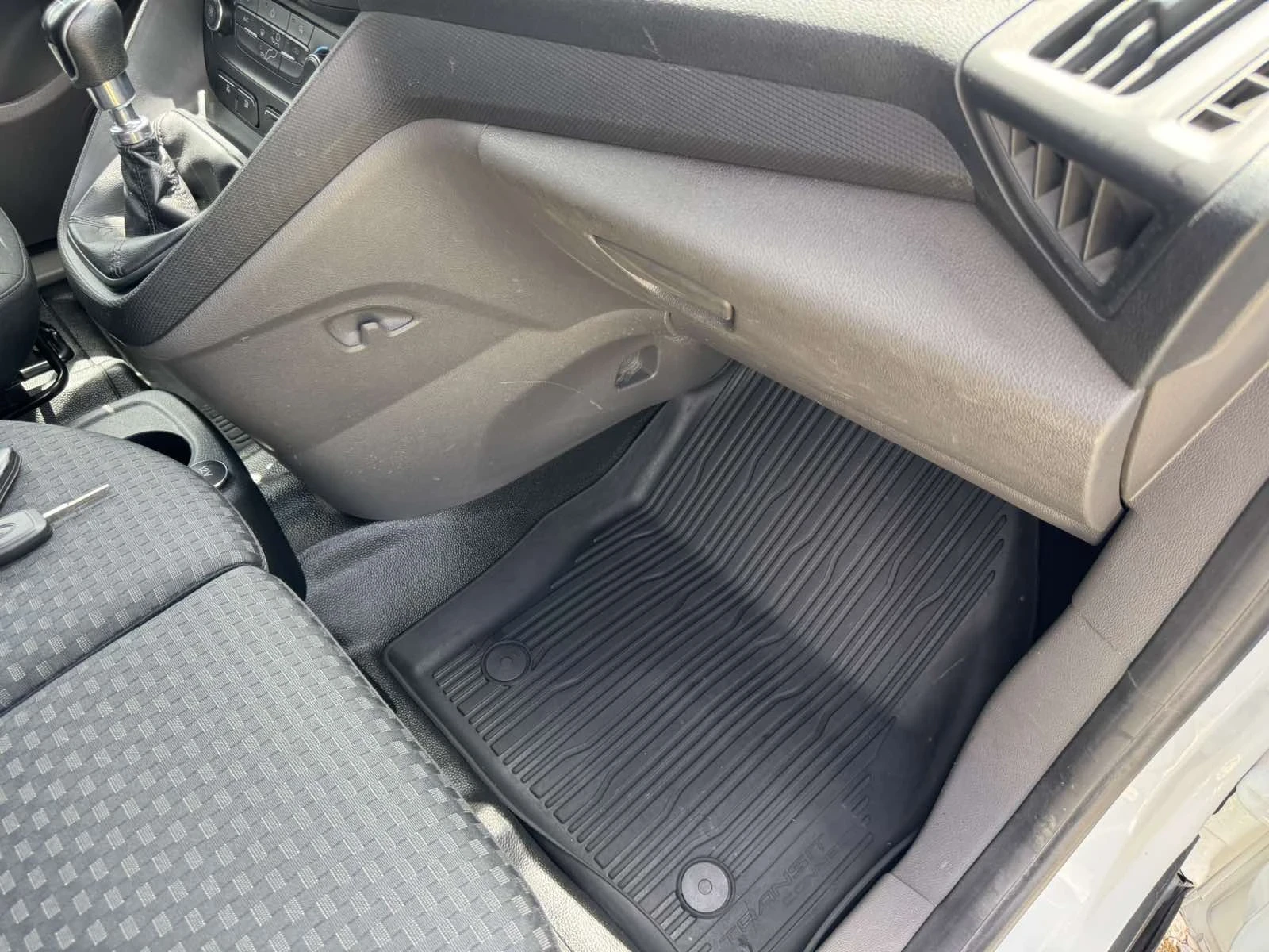 Ford Connect 1.5D 6 скорости 100к.с - изображение 9