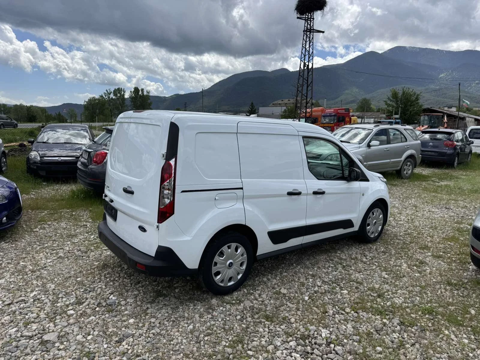 Ford Connect 1.5D 6 скорости 100к.с - изображение 4