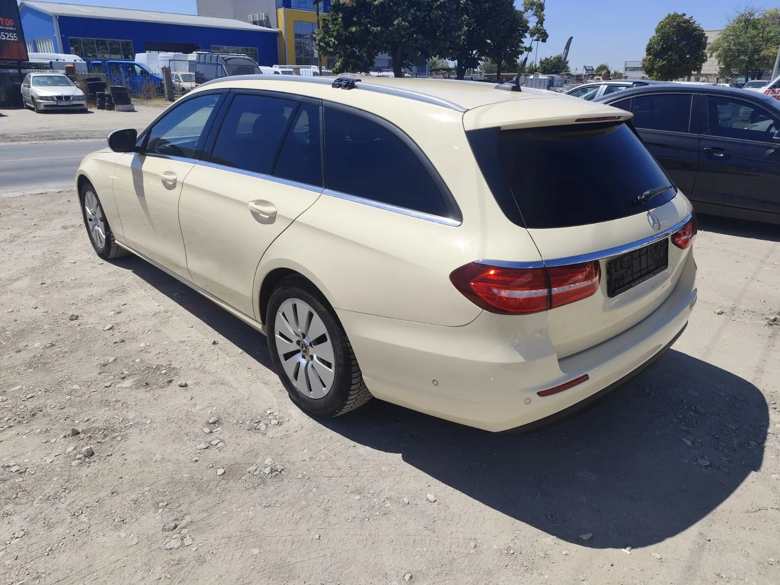 Mercedes-Benz E 220  - изображение 4