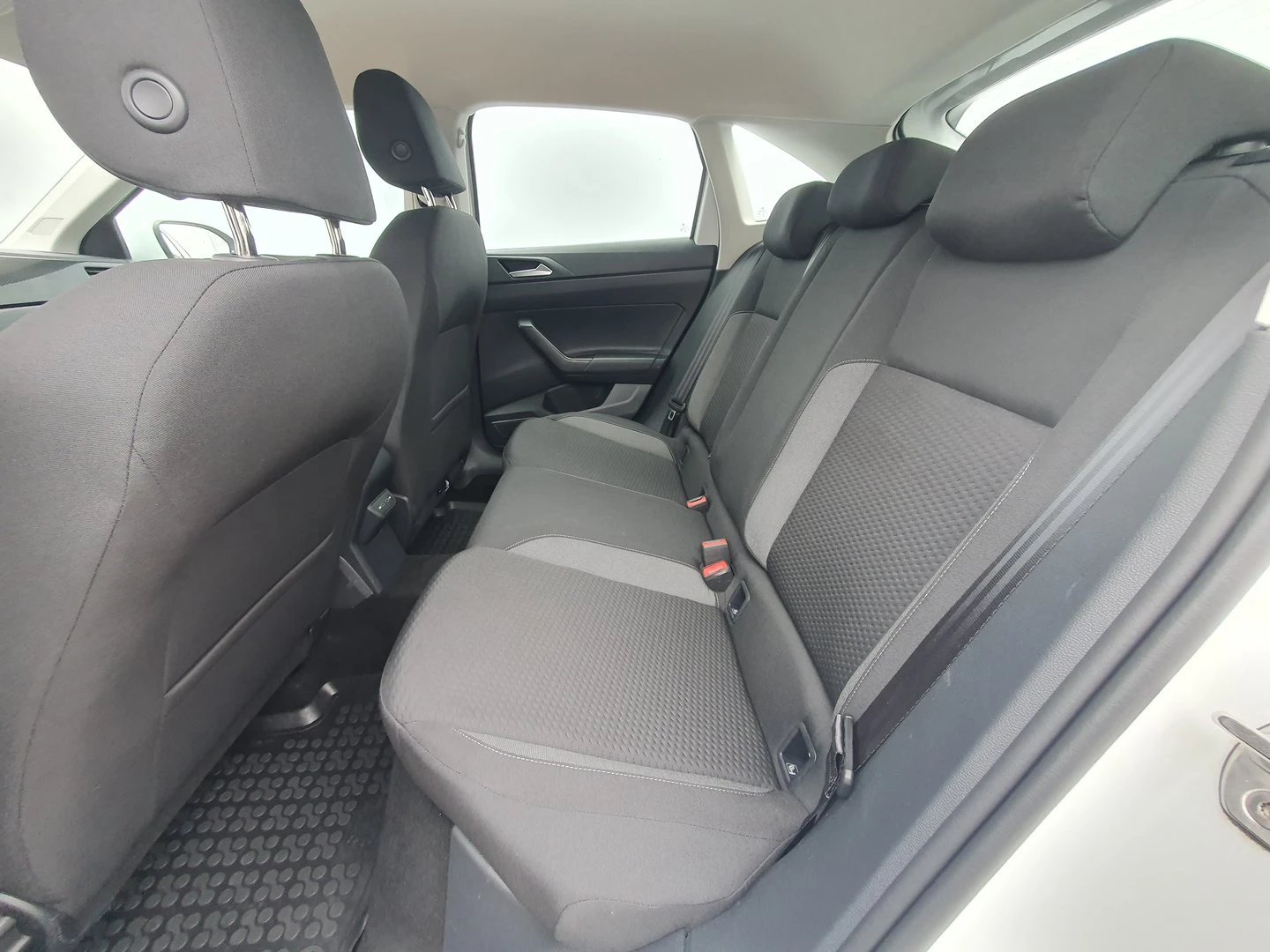 VW Taigo 1.0 LIFE - изображение 5