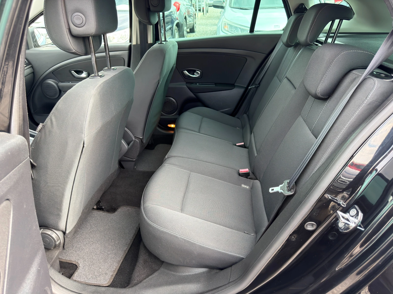 Renault Megane 1.5dCi 110cv E5 - изображение 7