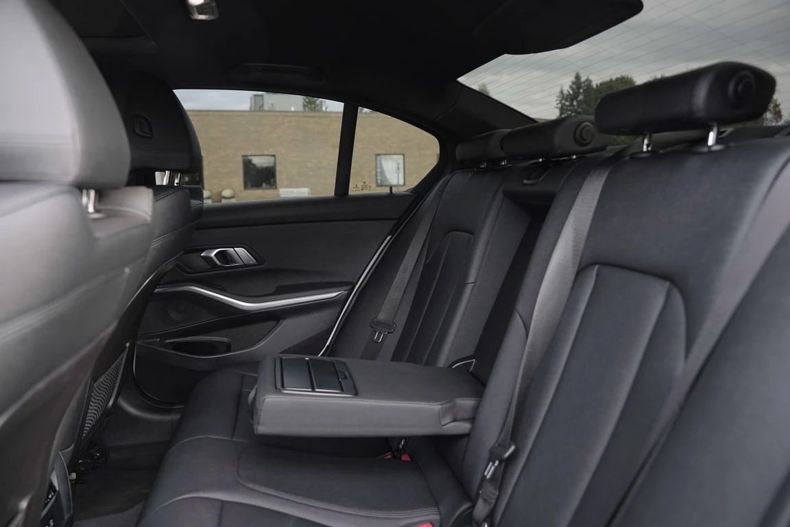 BMW 330 * xDrive * CARFAX * ���� �� �� | Mobile.bg � ����������� 12