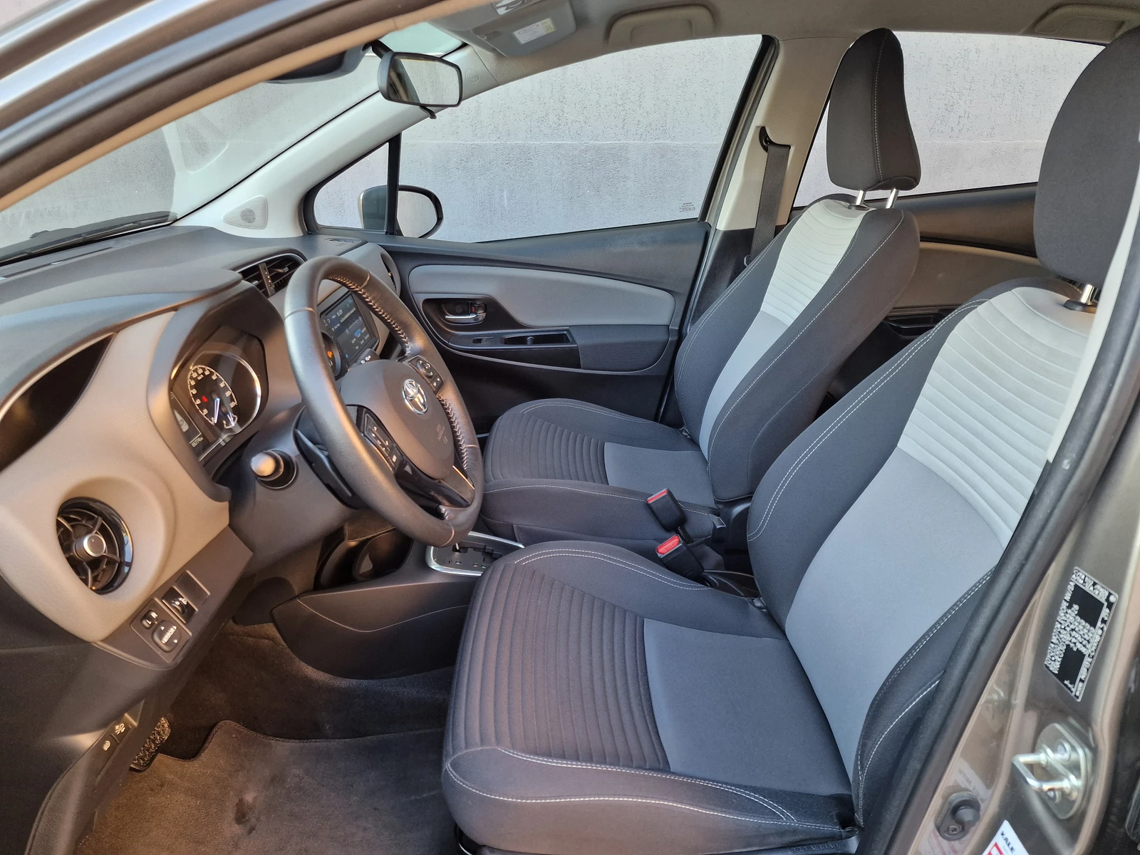 Toyota Yaris 1.5 ��������� �� �������� | Mobile.bg � ����������� 11