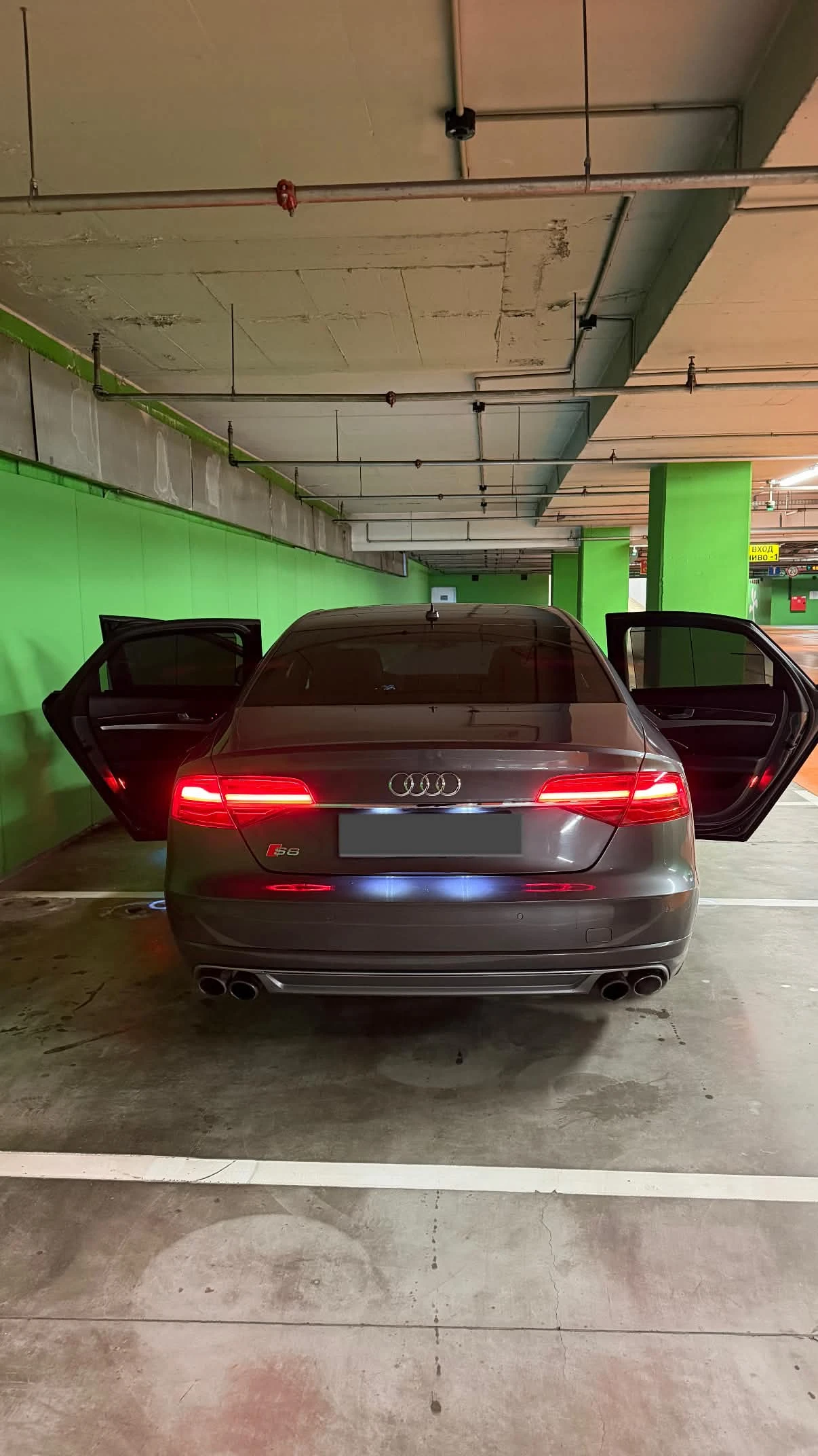 Audi S8 CARBON - изображение 2