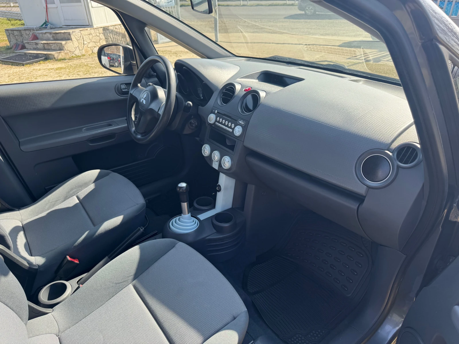 Mitsubishi Colt, снимка 8 - Автомобили и джипове - 53839332