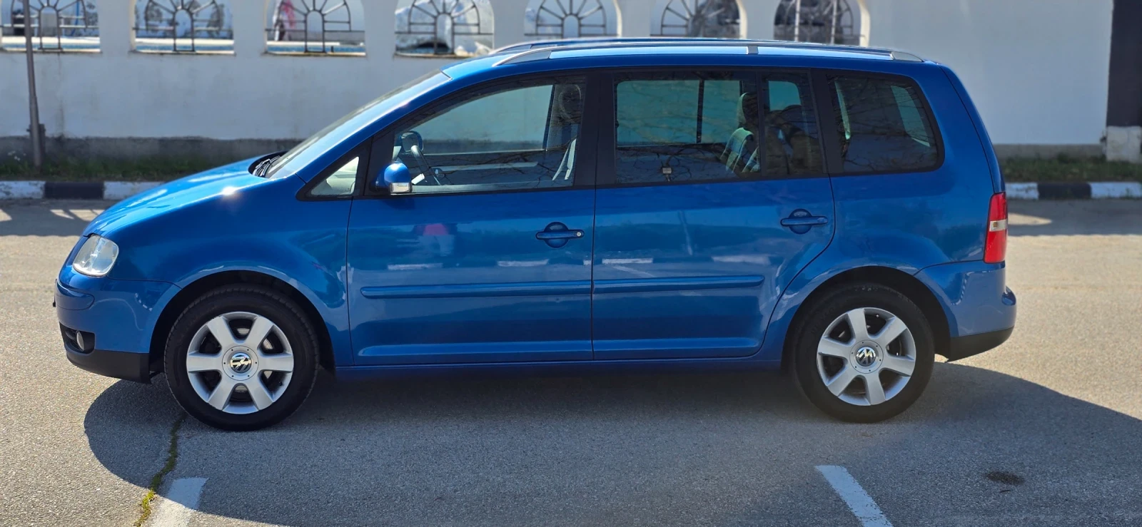 VW Touran 1.9 101hp, снимка 4 - Автомобили и джипове - 54525724