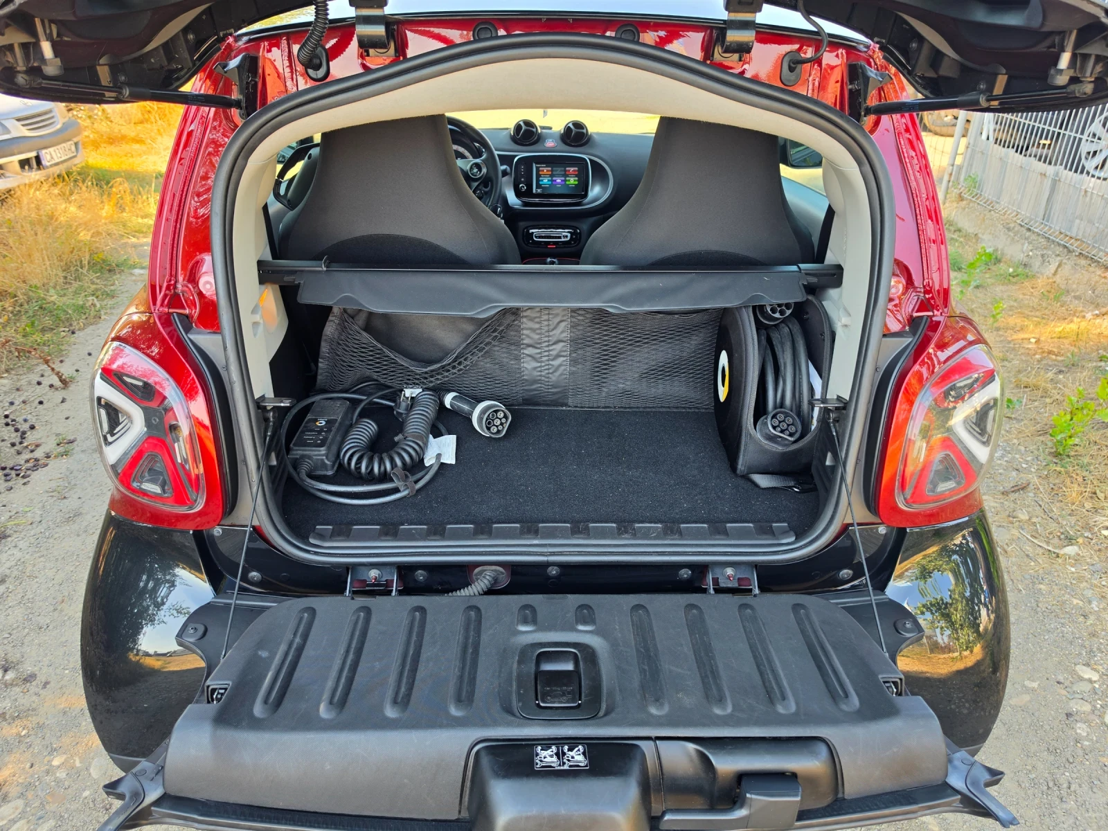 Smart Fortwo EQ , снимка 15 - Автомобили и джипове - 55628437