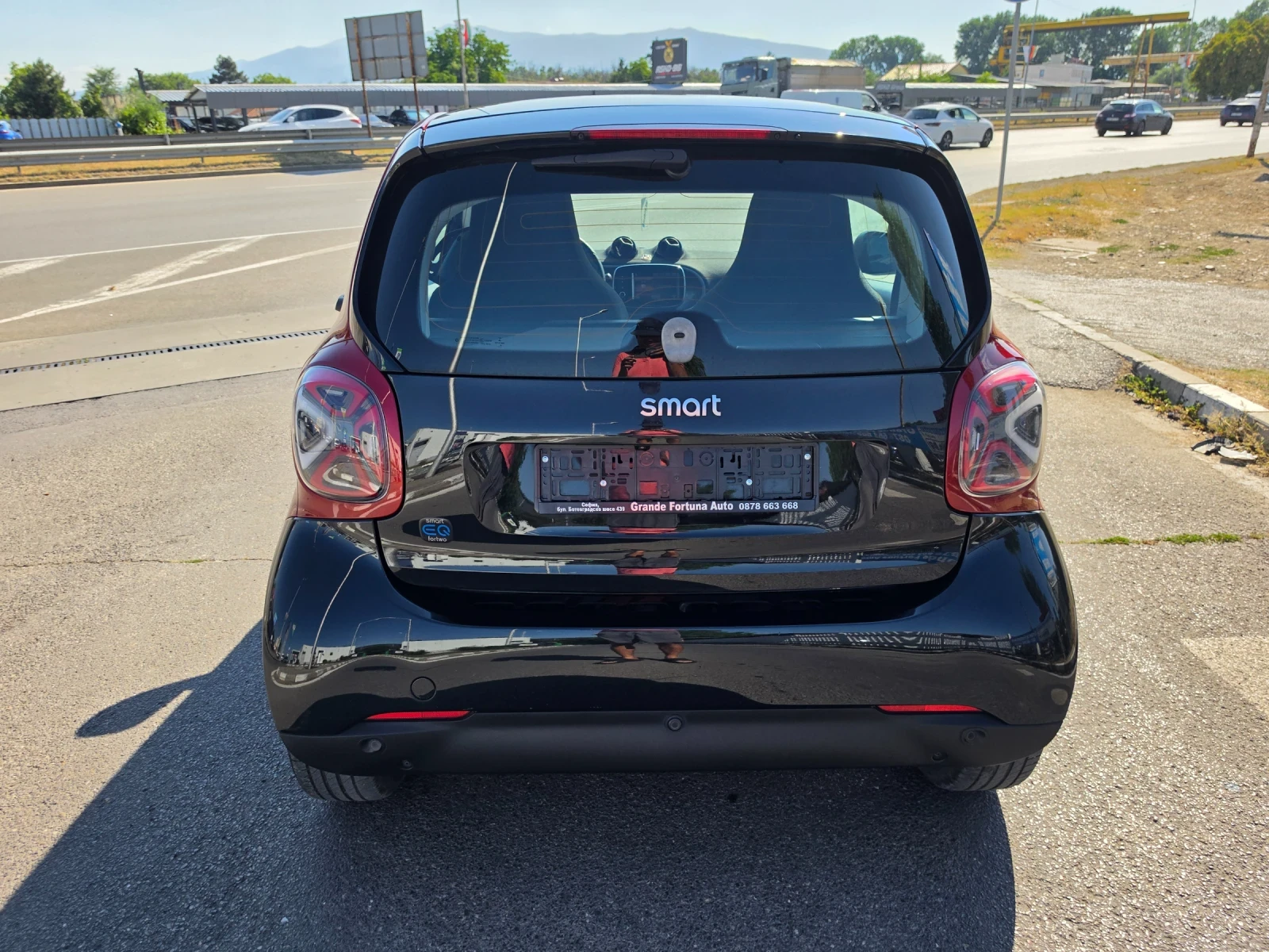 Smart Fortwo EQ , снимка 6 - Автомобили и джипове - 55628437