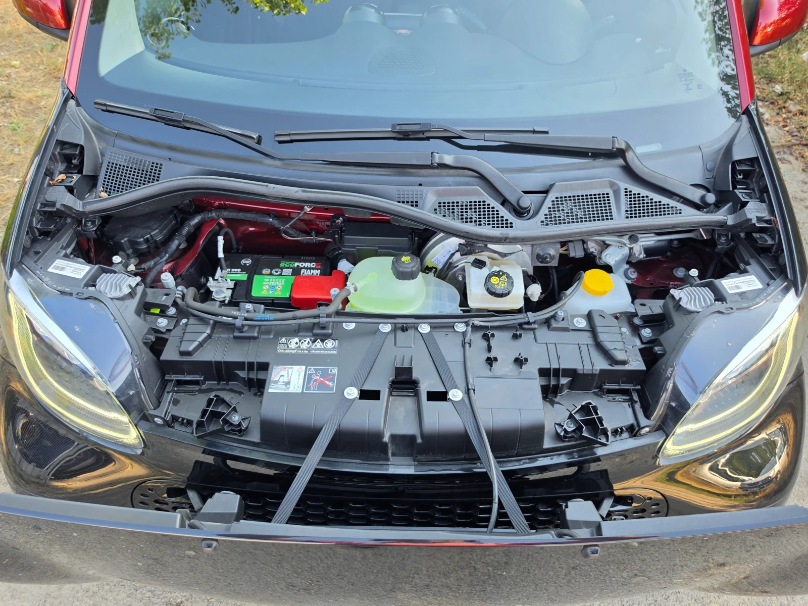 Smart Fortwo EQ , снимка 16 - Автомобили и джипове - 55628437