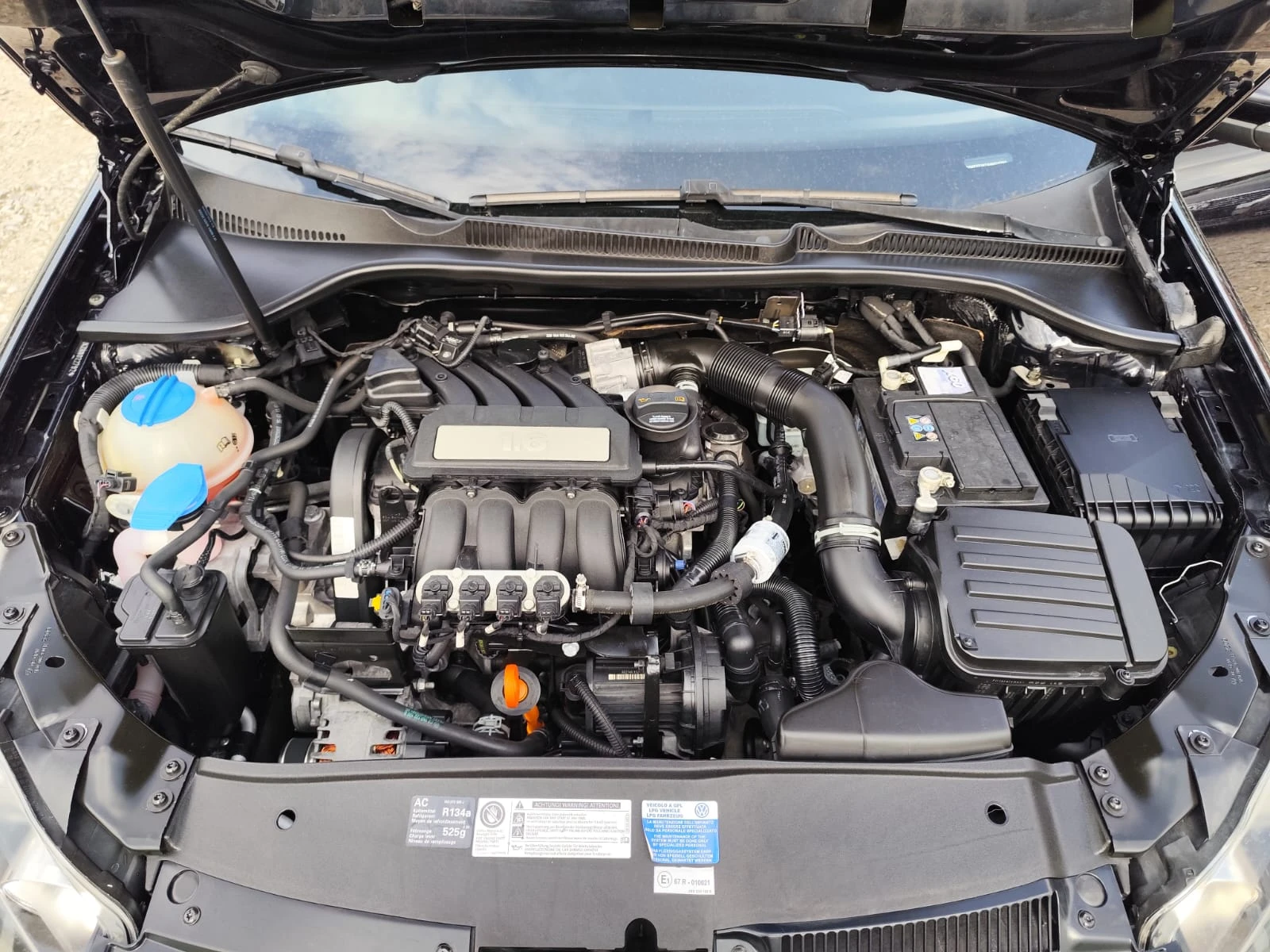 VW Golf 1.6 бензин Газ Италия, снимка 15 - Автомобили и джипове - 55817478