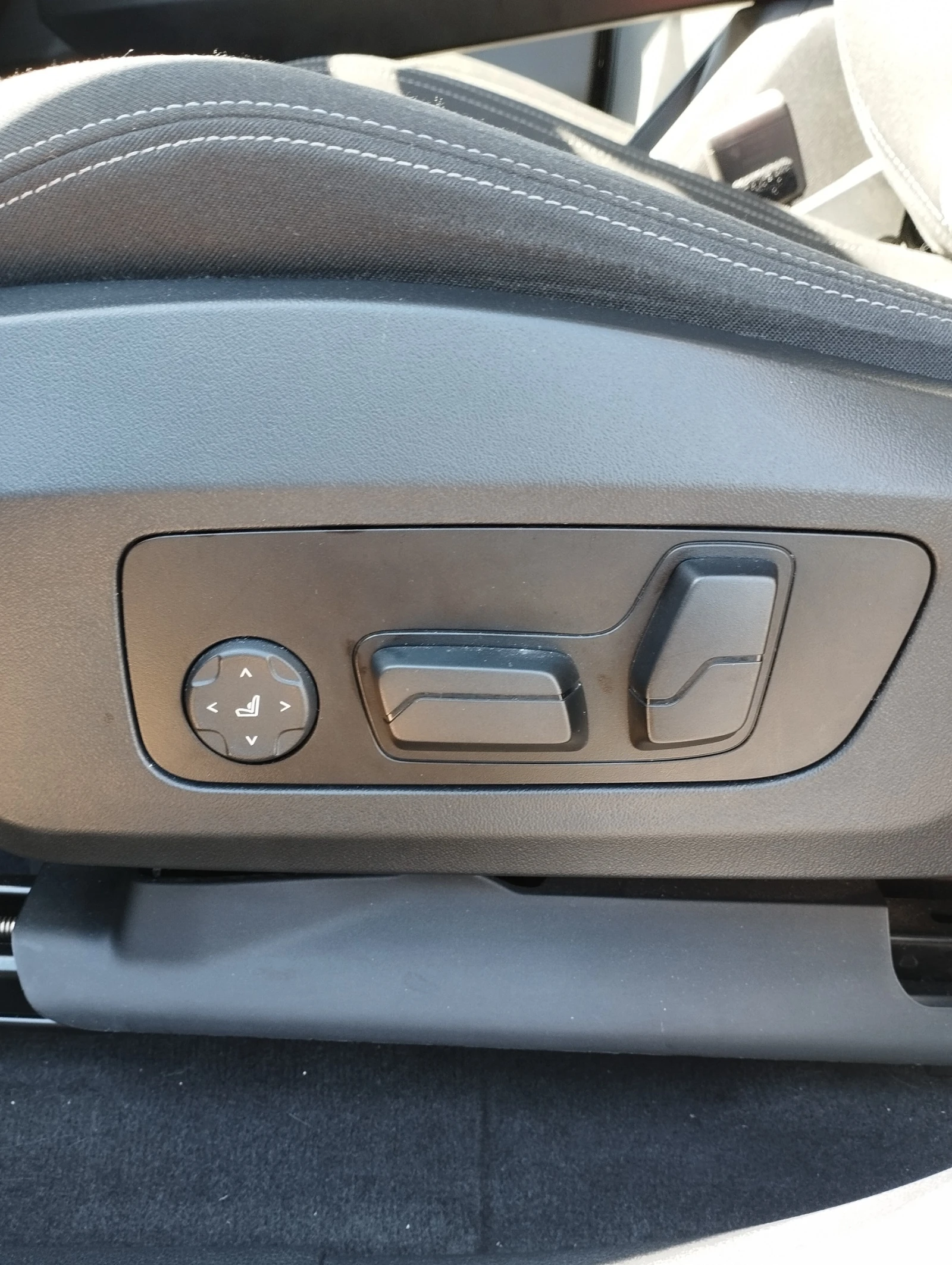 BMW iX1, снимка 8 - Автомобили и джипове - 55967824