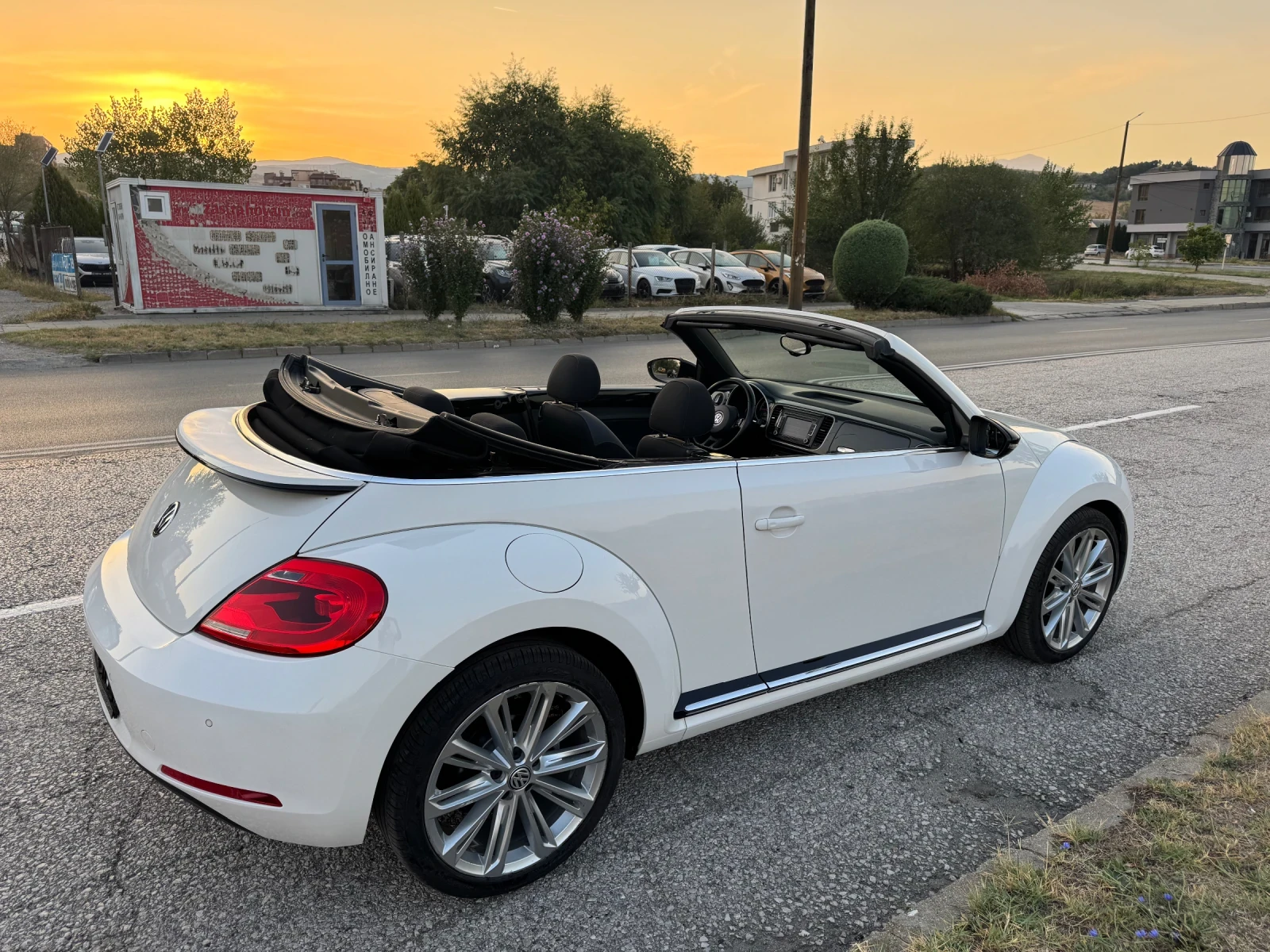 VW Beetle 1.4 Turbo Cabriolet DSG Top, снимка 11 - Автомобили и джипове - 56016376