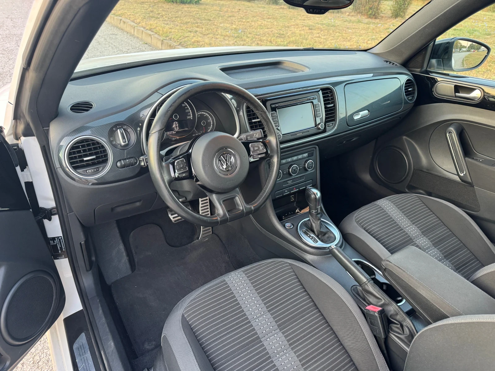 VW Beetle 1.4 Turbo Cabriolet DSG Top, снимка 10 - Автомобили и джипове - 56016376