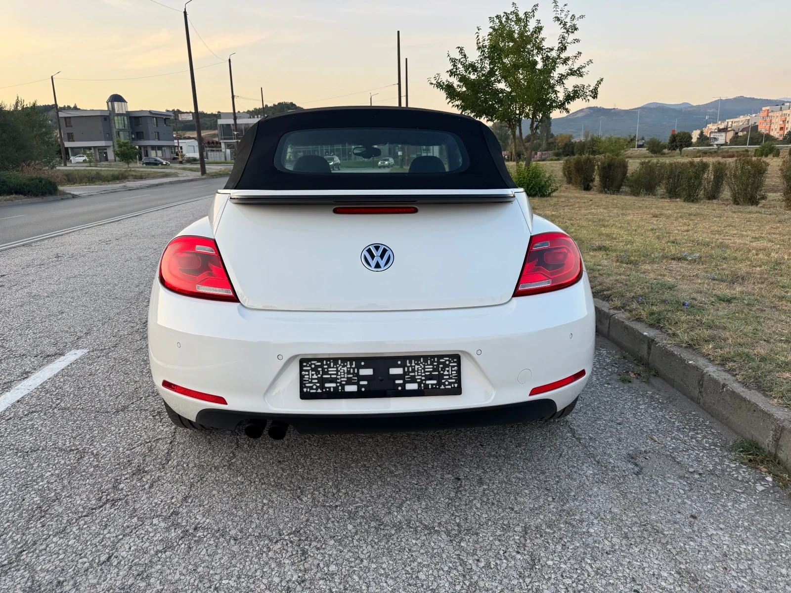 VW Beetle 1.4 Turbo Cabriolet DSG Top, снимка 4 - Автомобили и джипове - 56016376