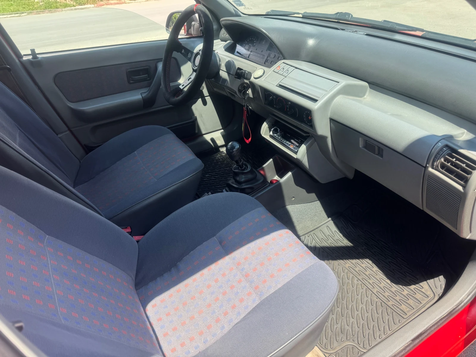 Renault Clio 1.2 rn, снимка 6 - Автомобили и джипове - 56303607