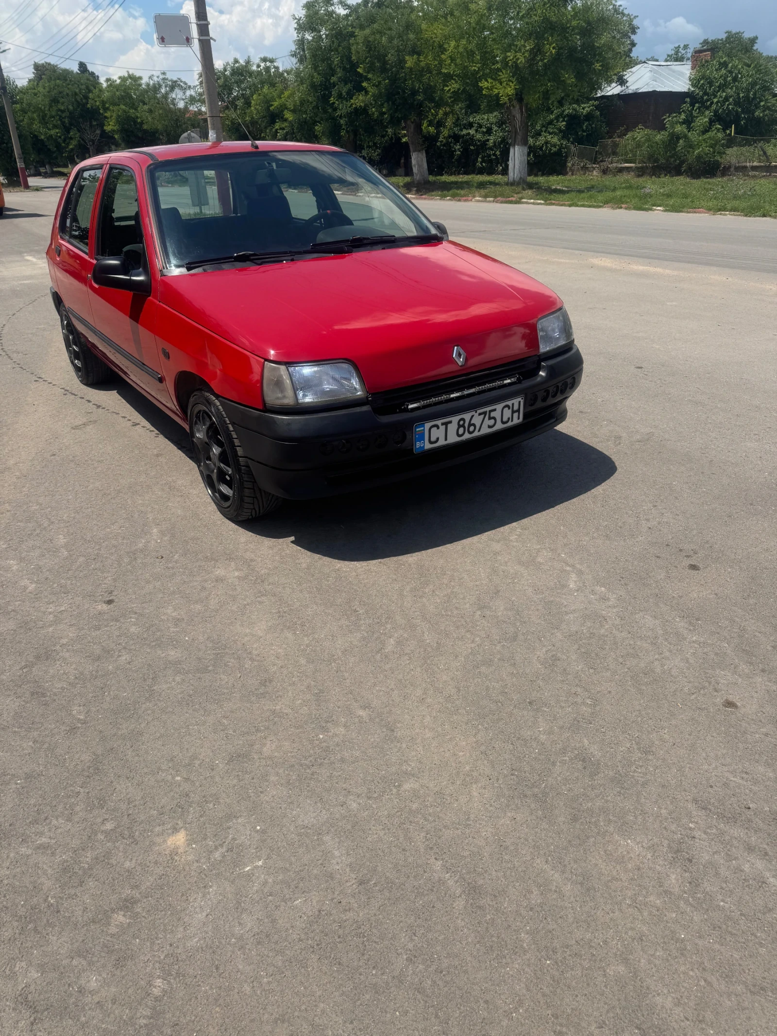 Renault Clio 1.2 rn, снимка 2 - Автомобили и джипове - 56303607